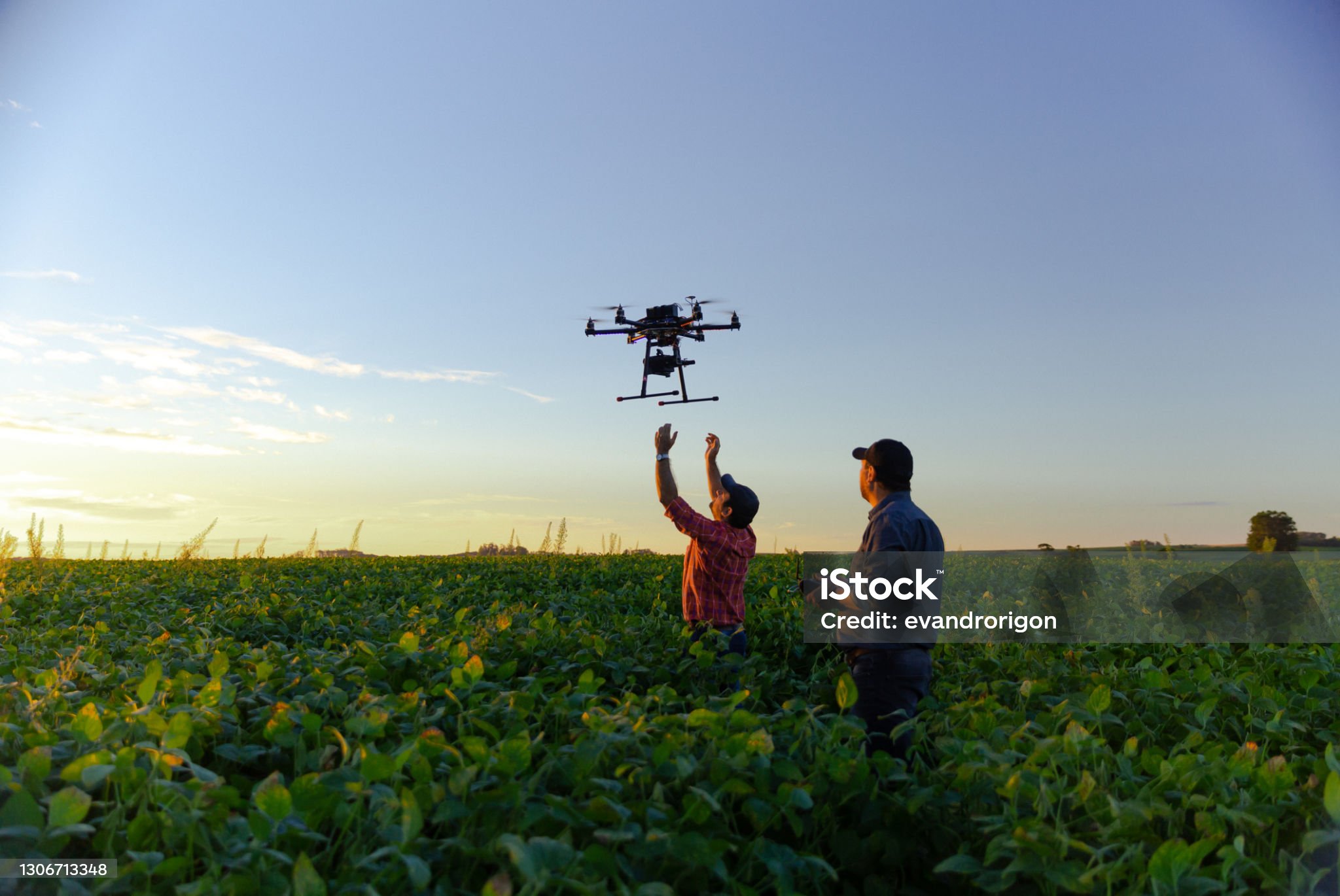 AEROMODELING-UAV SYSTEM DRONE UNTUK PEMETAAN Aeromodeling UAV System Drone